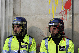 В Лондоне прошли уличные протесты против сокращения бюджета