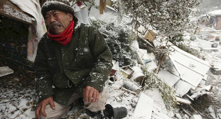 Число жертв и пропавших без вести в Японии приближается к 15 тыс. человек