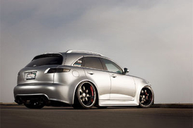 Цунами в Японии смыло 2300 новых автомобилей Infiniti и Nissan