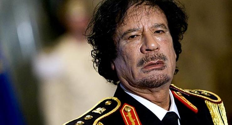 Самолет Каддафи приземлился в Каире