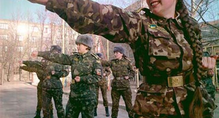 В украинской армии служат и работают более 50 тыс. женщин