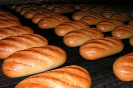 Азаров спасает хлеб от подорожания