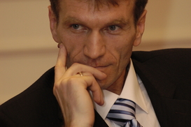 Можно ли совмещать ЧП и работу по найму?