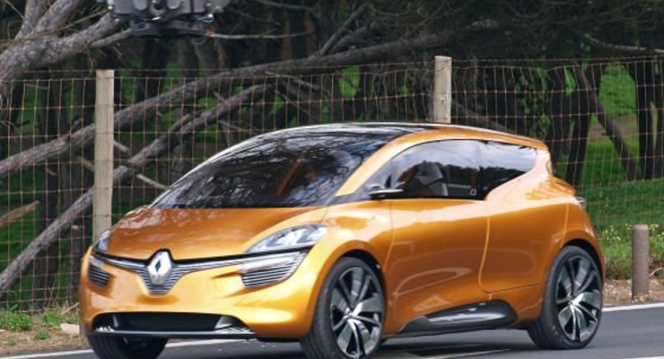 В Сети появились фото нового компактвэна Renault