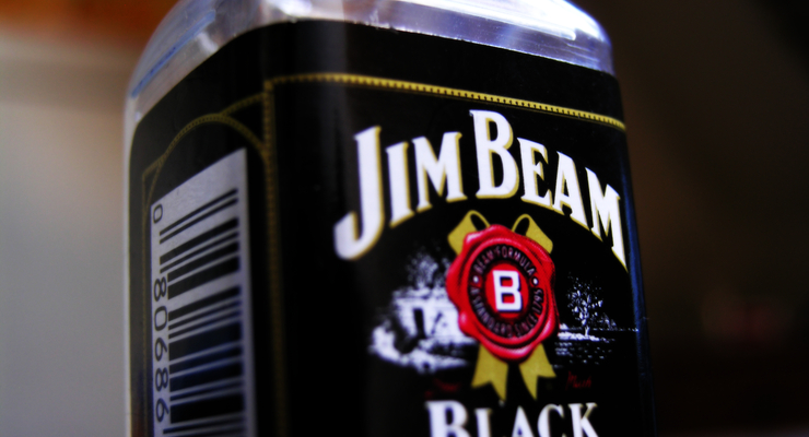 Виски Jim Beam прорекламировал актер Ульям Дефо (видео)