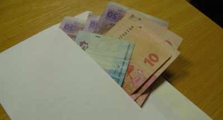 НБУ: Средний украинец зарабатывает 2629  гривен в месяц