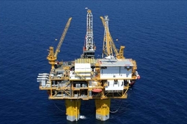 Цены на нефть перевалили за отметку в 100 долларов за баррель