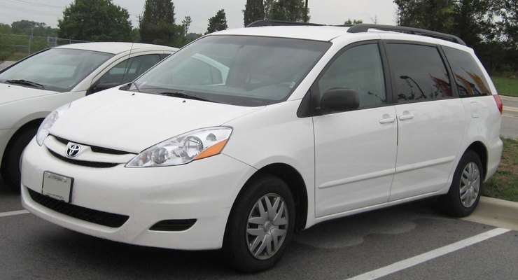 Toyota отзывает 1,7 млн автомобилей по всему миру