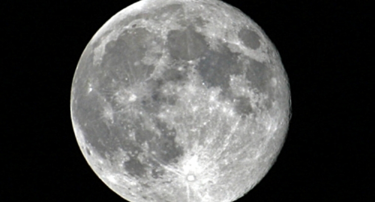 Продана первая туристическая путевка вокруг Луны