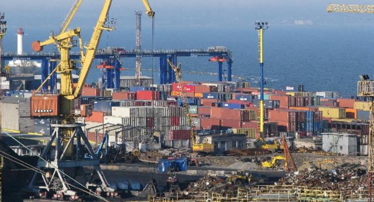 Таможня блокирует оформление контейнеров в Одессе