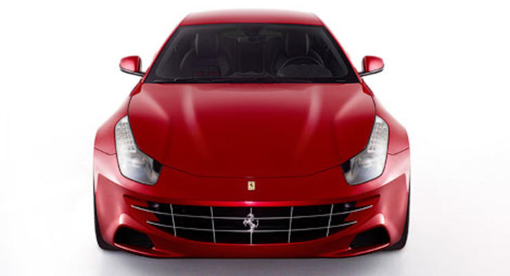 Ferrari представила полноприводное авто