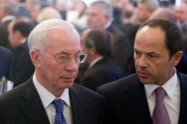 Азаров намерен снизить ставки по кредитам