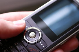 АМКУ требует, чтобы операторы быстрее снизили цены на роуминг