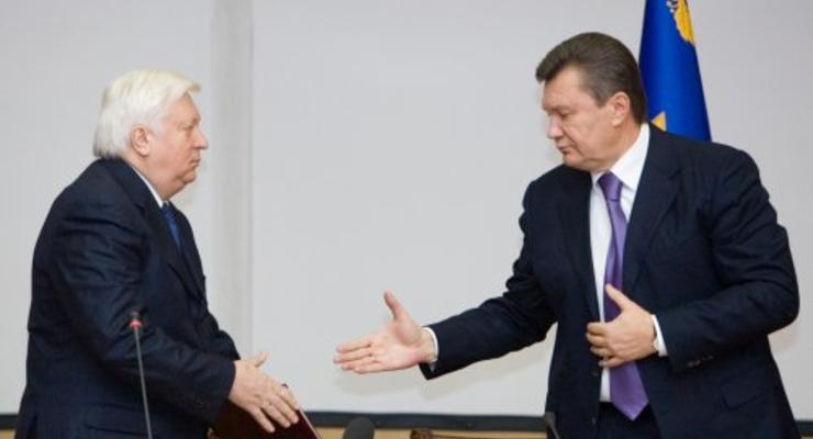 Янукович требует от прокуроров активнее бороться с коррупцией