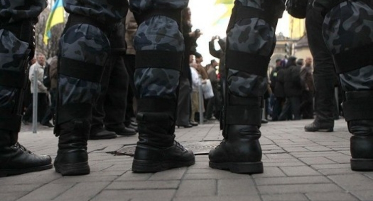 Милиция перекрыла подход к Администрации Президента