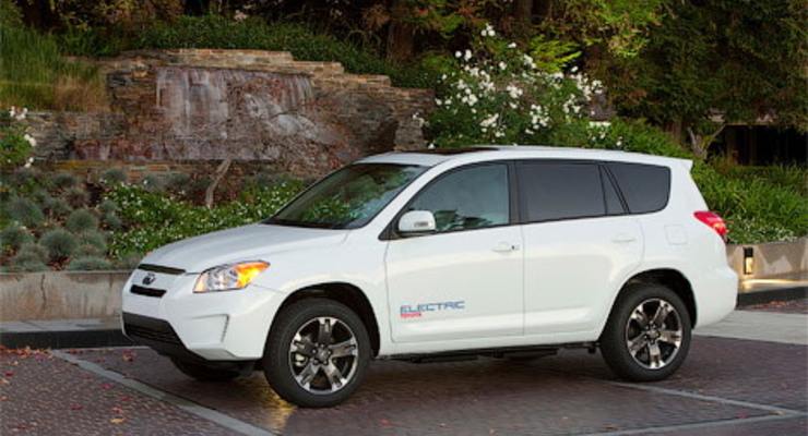 Toyota показала электрический RAV4