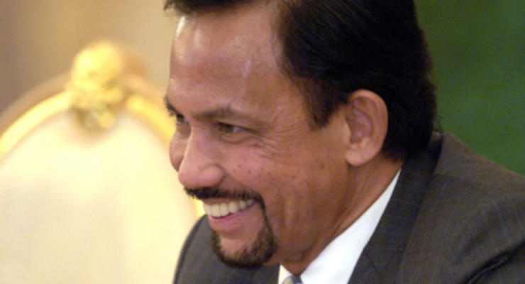 Султан Брунея распродает коллекцию автомобилей