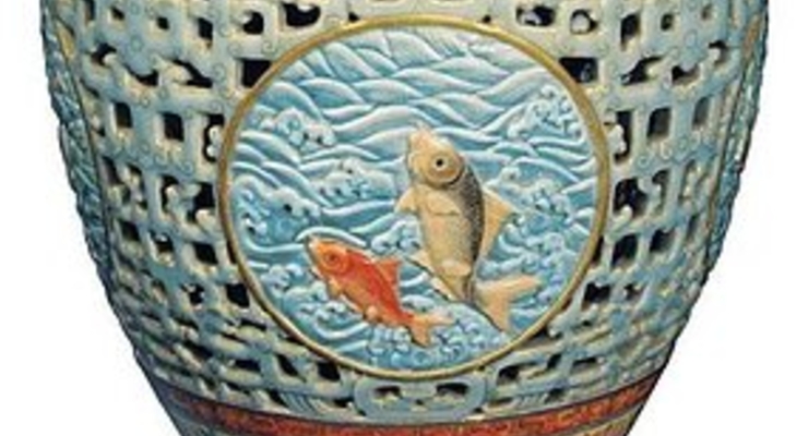 Китайскую вазу продали с аукциона за 83 млн долларов