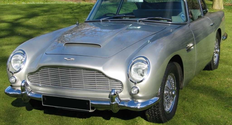 Автомобиль Джеймса Бонда продали за 4,1 млн долларов