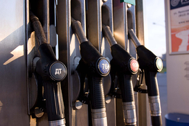 Сколько стоит заправиться бензином и дизтопливом?