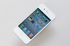 Белый iPhone 4 появится весной 2011 году
