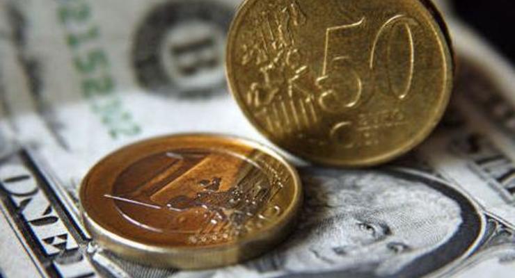 Доллар немного подорожал к евро