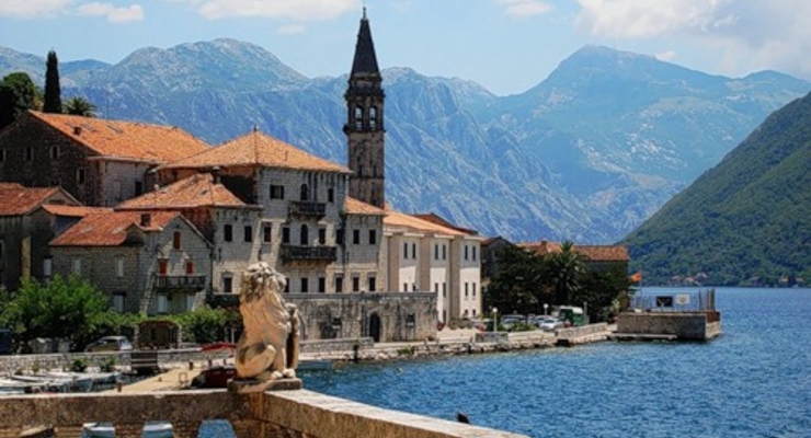 Украинцы смогут ездить в Черногорию без виз уже через 5 дней