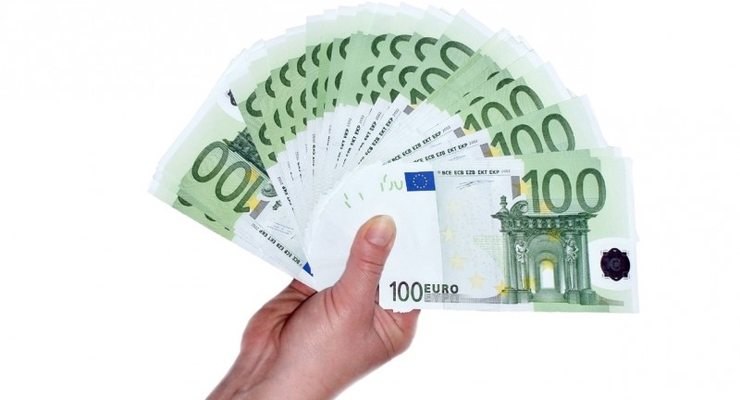 Курс евро стабильно высок