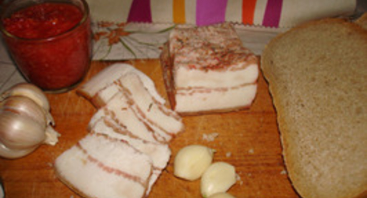 Украинцам выдадут продуктовые карточки