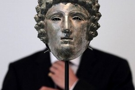 Древний шлем продали за 3,6 млн долларов