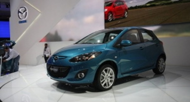 В Париже показали обновленный автомобиль Mazda2.