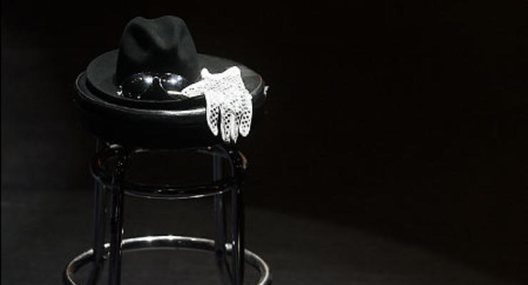 Фанат заплатил за шляпу Майкла Джексона 17,5 тыс евро