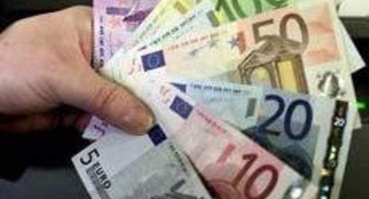 Курс евро на межбанке продолжает расти