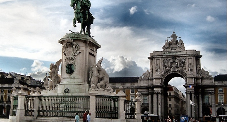 Португалию ждет судьба Греции?!