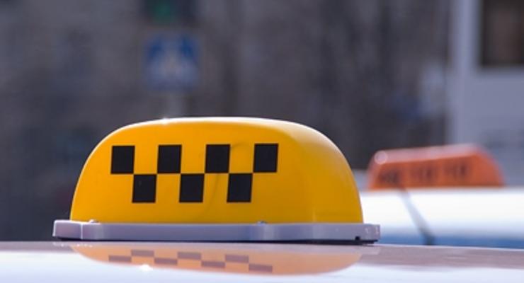 Киевских таксистов заставят перекрасить автомобили в один цвет