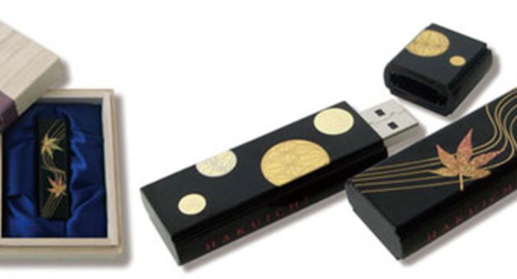 Японцы представили деревянную флешку