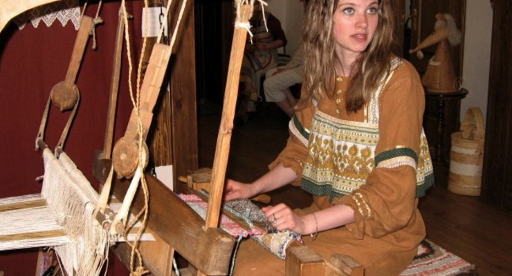 Лукашенко призвал чиновников носить одежду изо льна