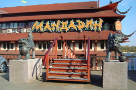 С набережной Киева убрали еще три ресторана