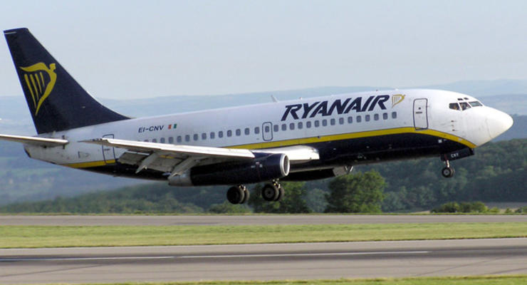 Ryanair вводит в самолетах стоячие места