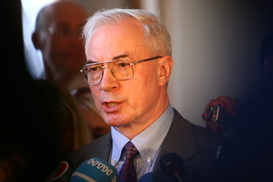 Азаров уверен, что продуктов Украине хватит