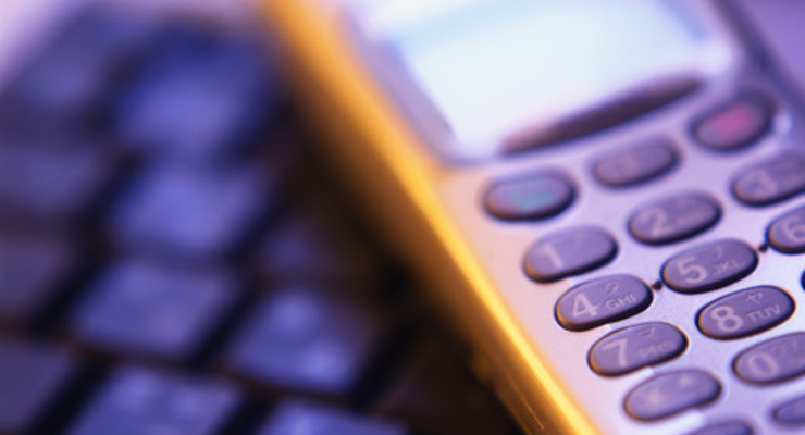 60% украинцев не могут без мобильного телефона