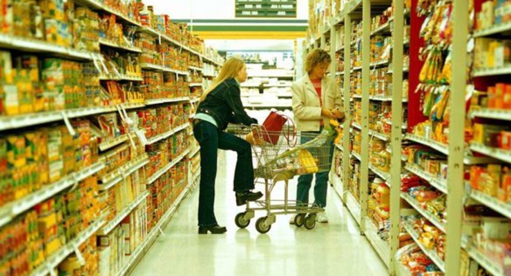 Киевляне сметают продукты с прилавков