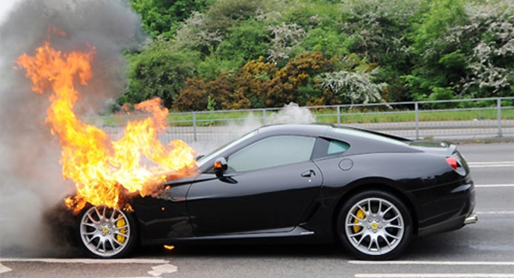 Ferrari отзывает автомобили из-за самовозгорания