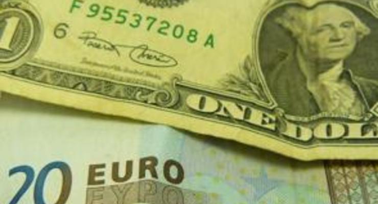 Курс евро к доллару немного просел
