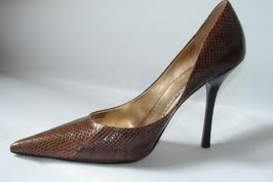 Харьковчане опоздали на работу из-за женского каблука