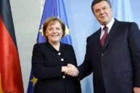 Сегодня Янукович встретится с Ангелой Меркель