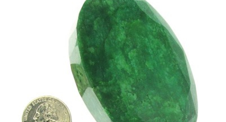 Огромный изумруд продадут с аукциона