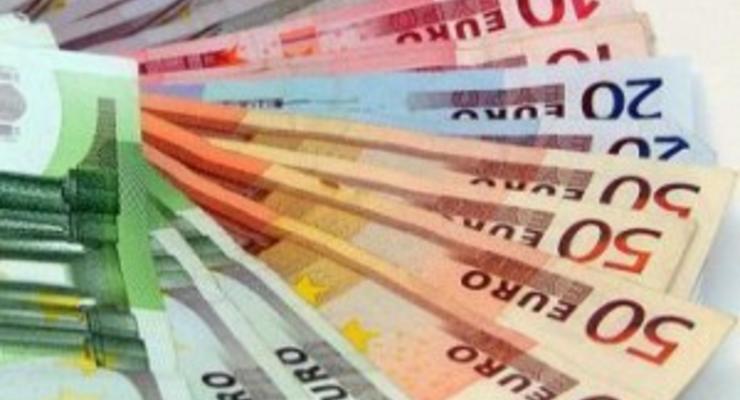 Курс евро упал к доллару