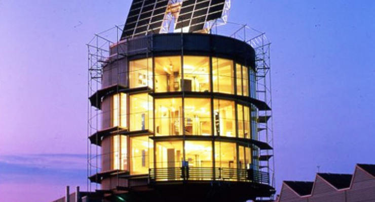 Немецкий архитектор построил крутящийся дом с солнечной батареей
