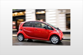 Королева Испании прорекламировала Peugeot iOn